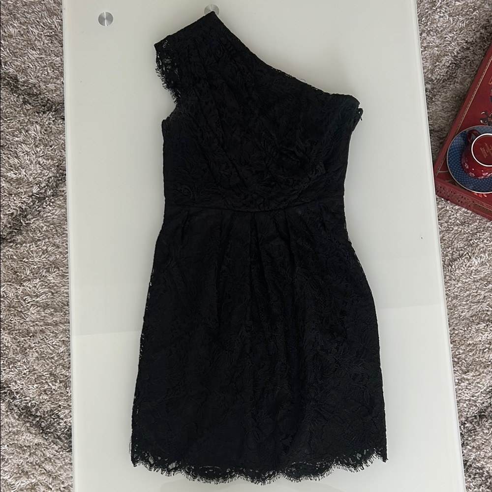 Elegant Black Lace One-Shoulder Dress